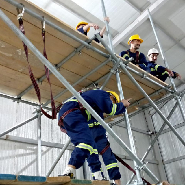 Scaffolding Photos — 10